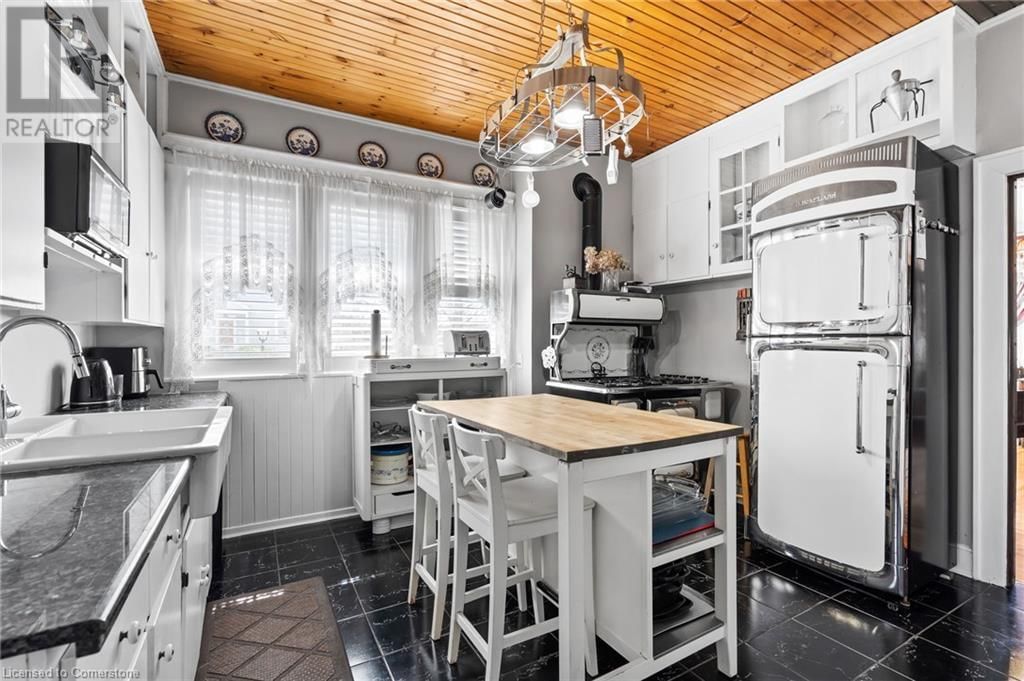 20 EVAN STREET Image 25