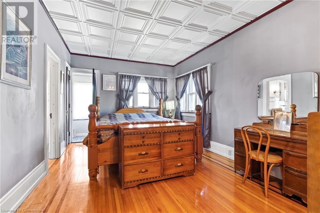 20 EVAN STREET Image 27