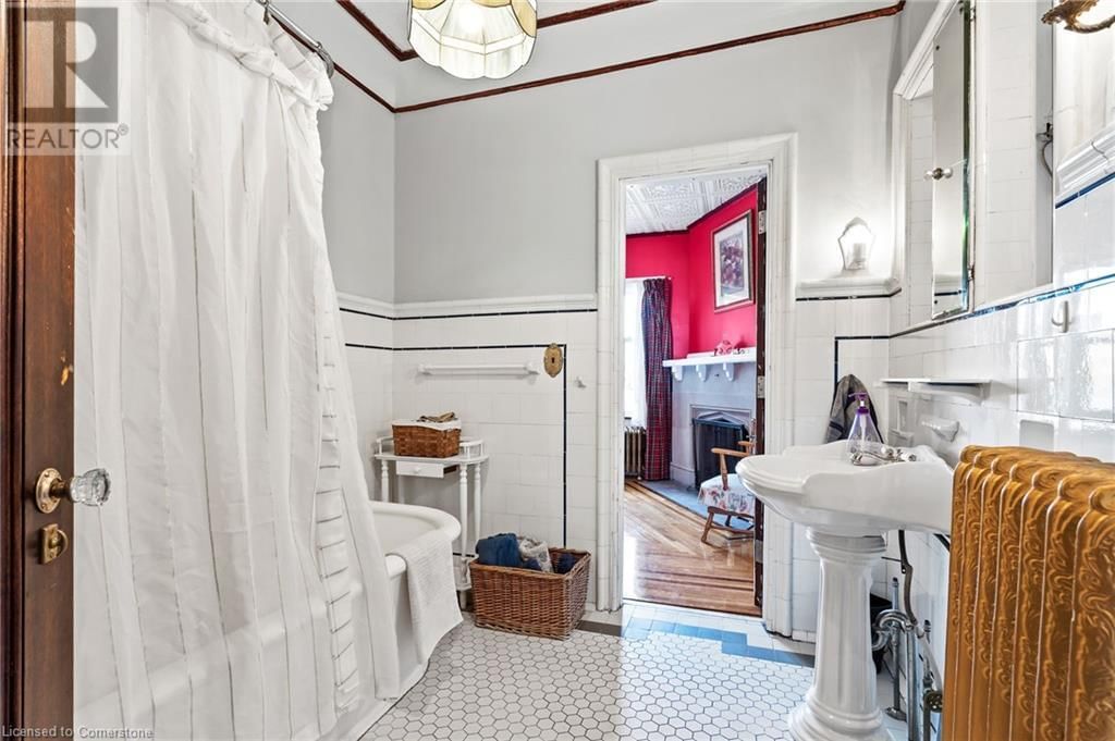 20 EVAN STREET Image 28