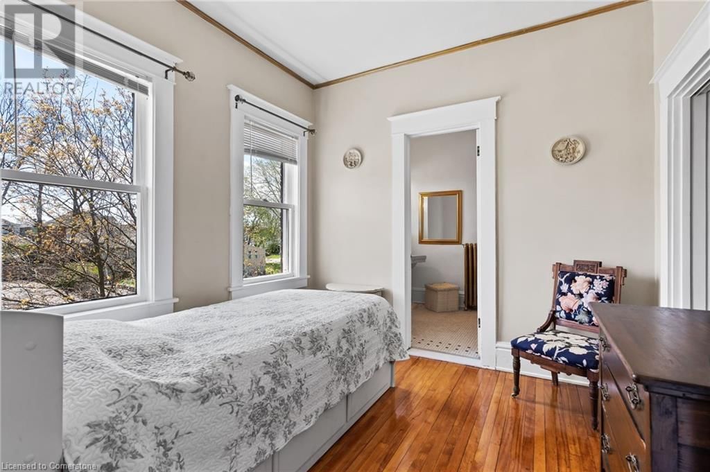 20 EVAN STREET Image 38