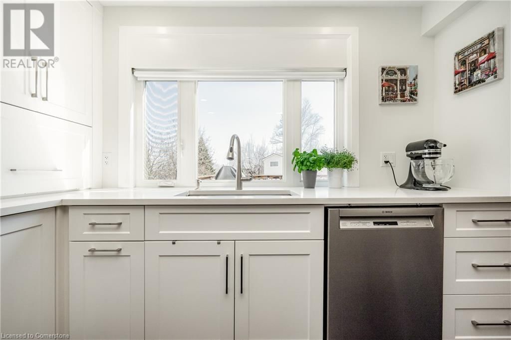 206 WESTVALE DRIVE Image 12