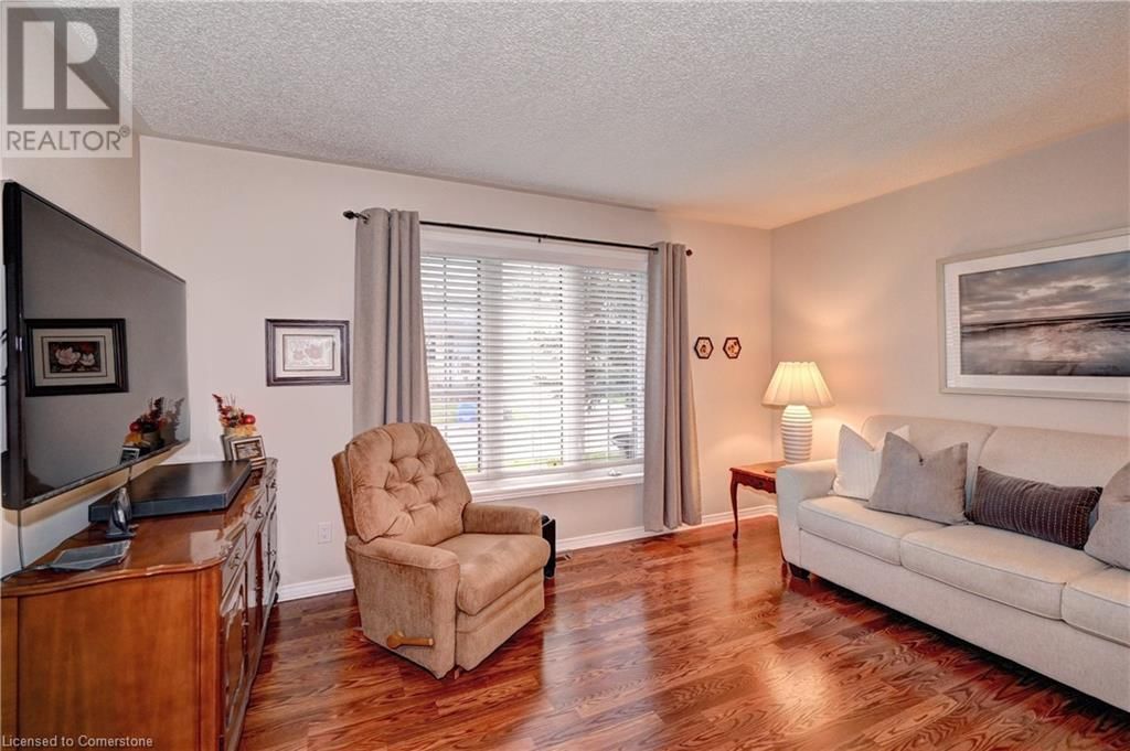 176 WESLEY CRESCENT Image 11