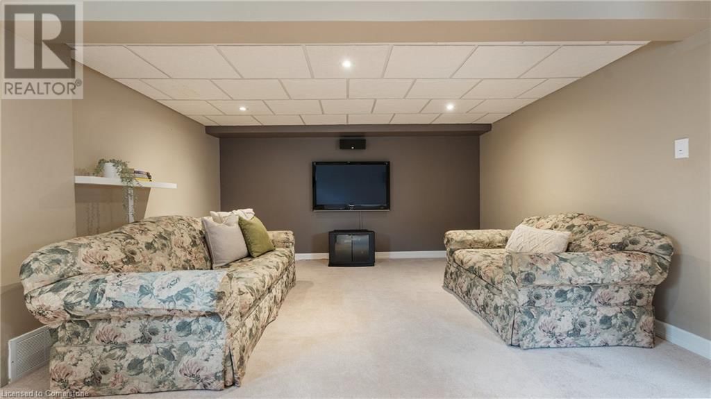 22 COBBLESTONE DRIVE Image 36