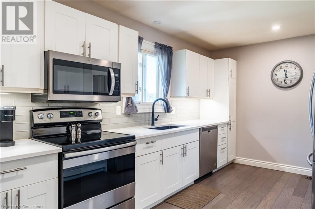 258 OAKHILL DRIVE Image 13