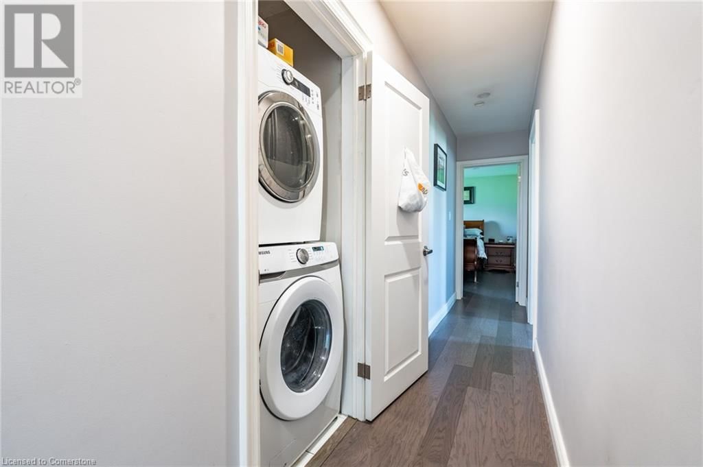 258 OAKHILL DRIVE Image 25