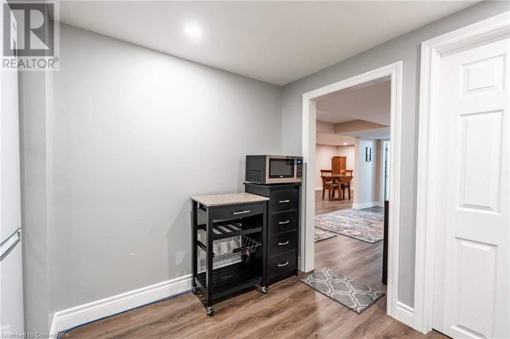 258 OAKHILL DRIVE Image 29