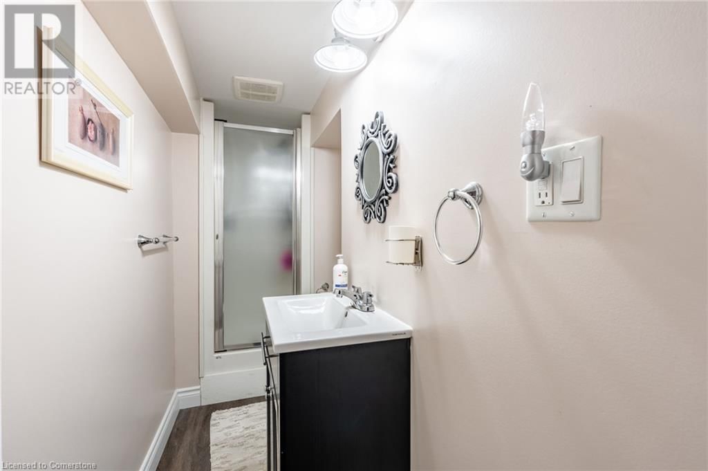 258 OAKHILL DRIVE Image 30
