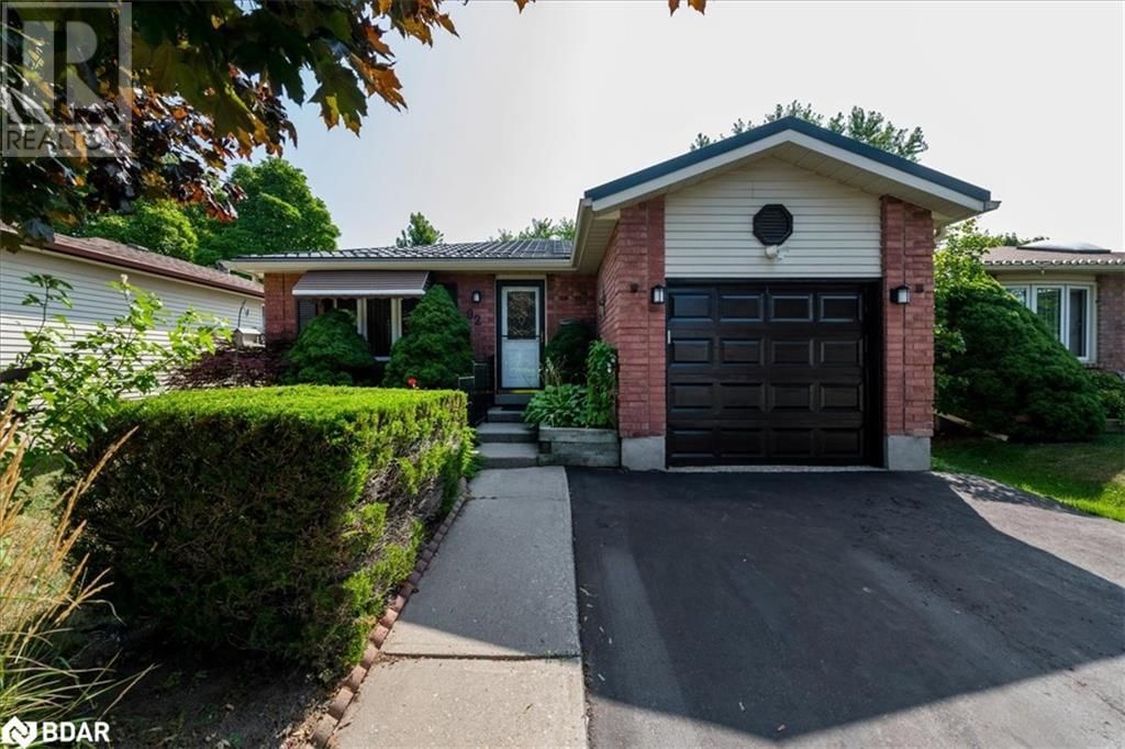 92 HICKLING TRAIL EAST Image 3