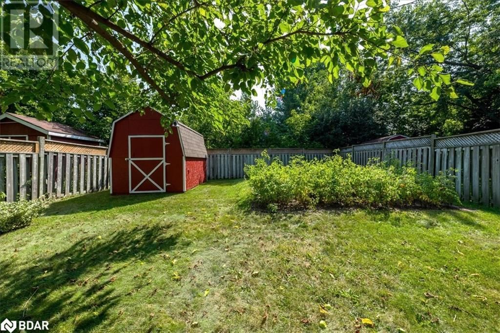 92 HICKLING TRAIL EAST Image 35