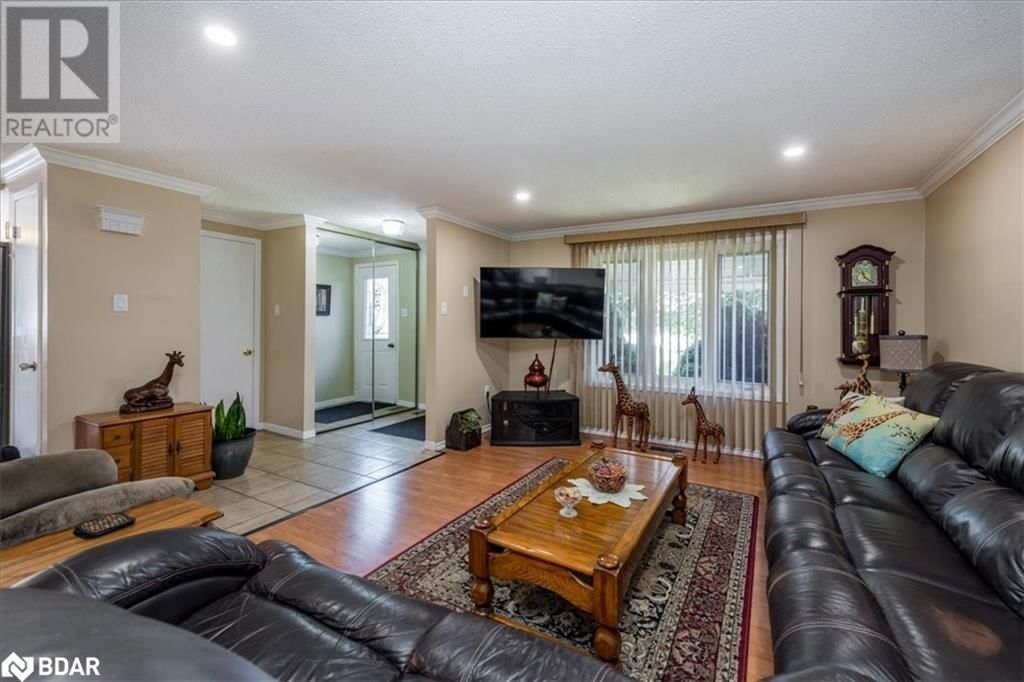 92 HICKLING TRAIL EAST Image 6