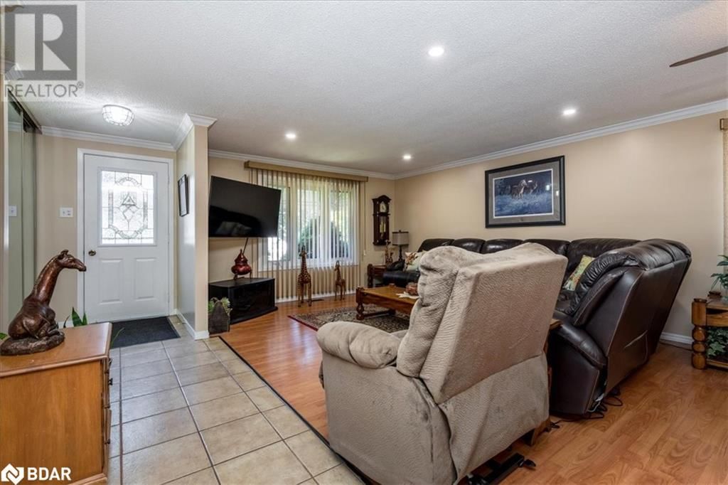 92 HICKLING TRAIL EAST Image 7