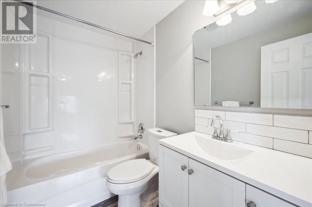 15 SHAFTSBURY DRIVE Image 17