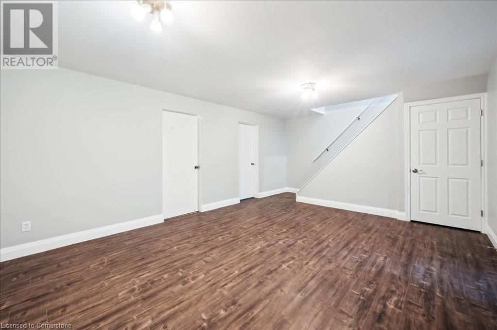 15 SHAFTSBURY DRIVE Image 20