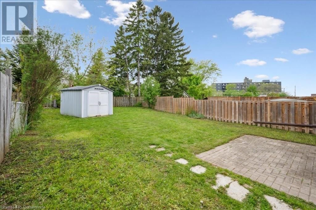 15 SHAFTSBURY DRIVE Image 24