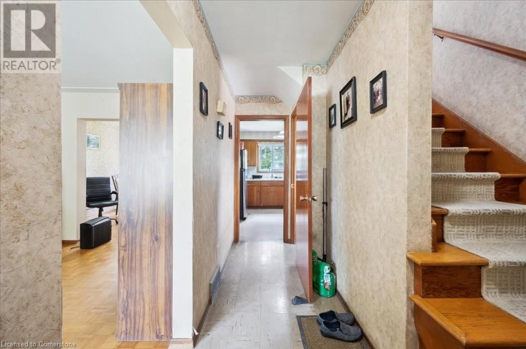 15 SHAFTSBURY DRIVE Image 26