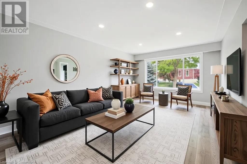 15 SHAFTSBURY DRIVE Image 3