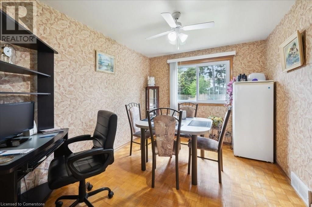15 SHAFTSBURY DRIVE Image 31