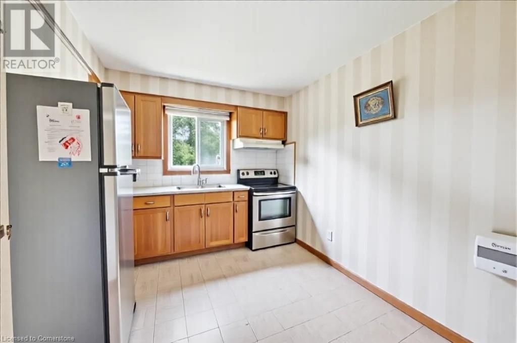 15 SHAFTSBURY DRIVE Image 35