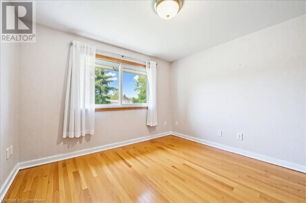 15 SHAFTSBURY DRIVE Image 43
