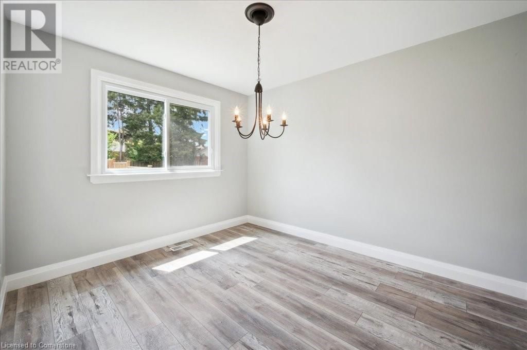 15 SHAFTSBURY DRIVE Image 7