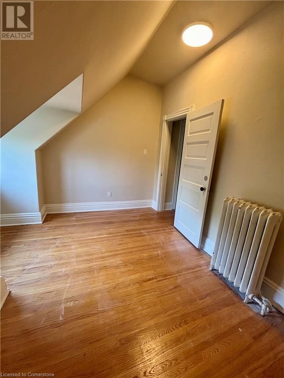 Upper - 15 FREEMAN PLACE Image 28