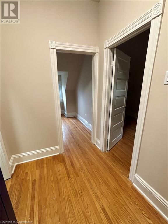 Upper - 15 FREEMAN PLACE Image 29