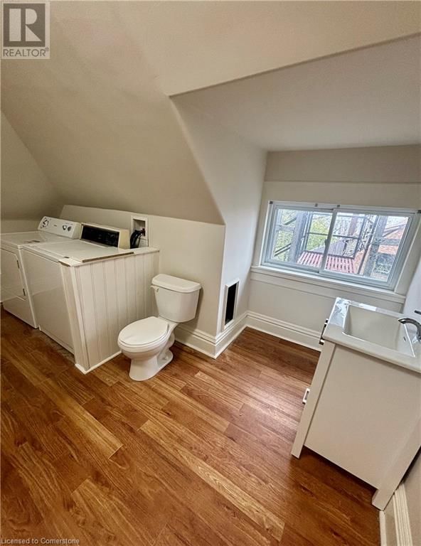 Upper - 15 FREEMAN PLACE Image 31
