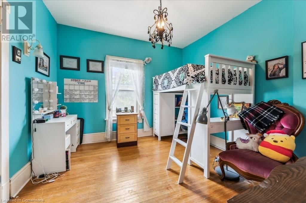 454 WALLACE AVENUE NORTH Image 30