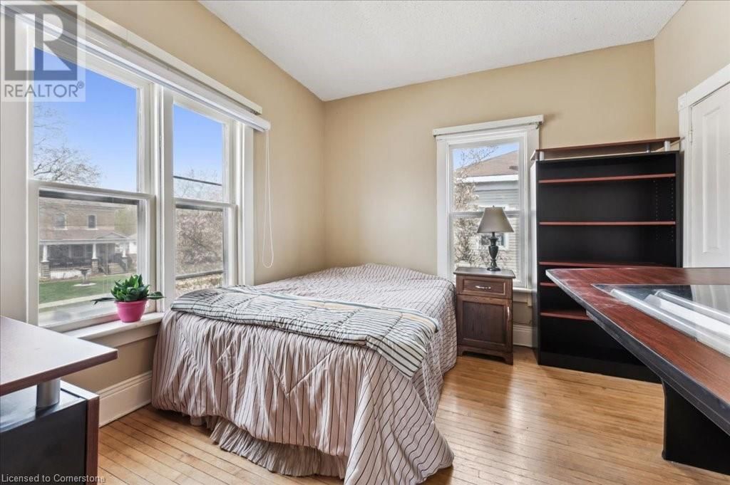 454 WALLACE AVENUE NORTH Image 31
