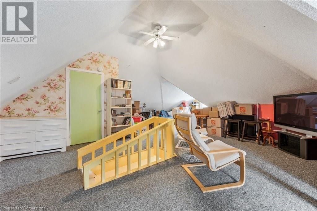 454 WALLACE AVENUE NORTH Image 36