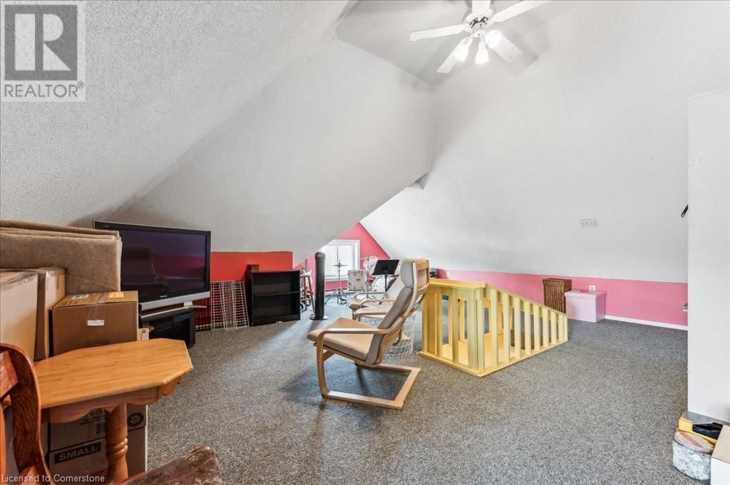 454 WALLACE AVENUE NORTH Image 37