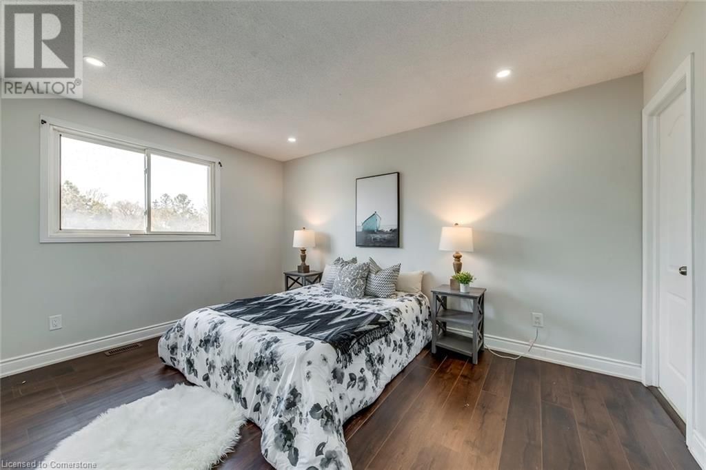 11 DRAKES DRIVE Image 16