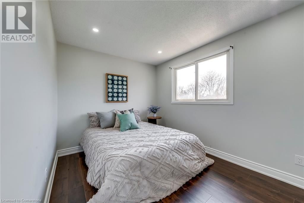 11 DRAKES DRIVE Image 19