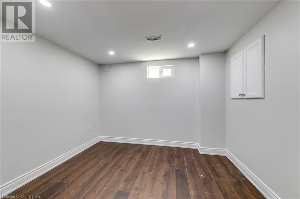 11 DRAKES DRIVE Image 34