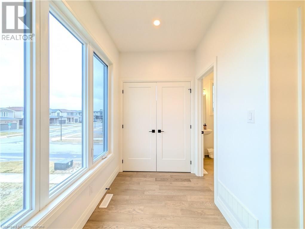 08 - 235 KENNINGTON WAY Image 10