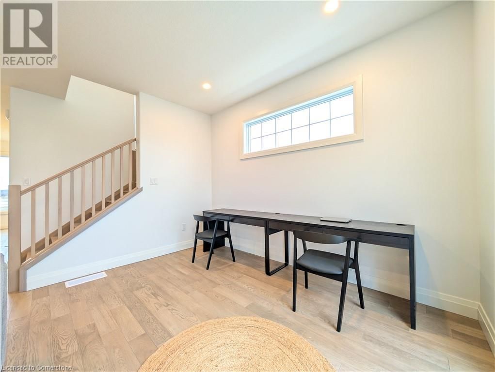08 - 235 KENNINGTON WAY Image 22