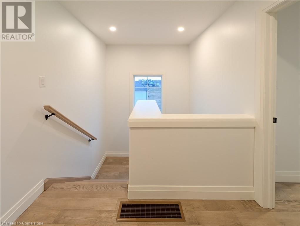 08 - 235 KENNINGTON WAY Image 29