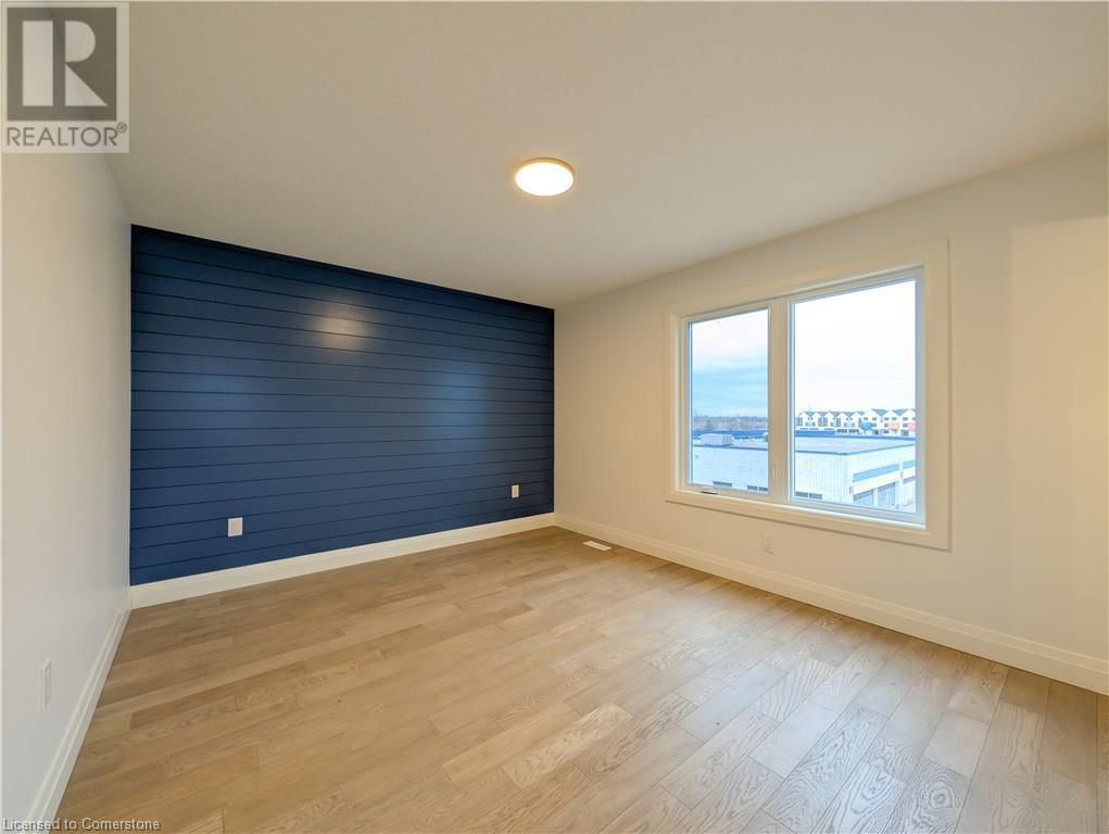 08 - 235 KENNINGTON WAY Image 32