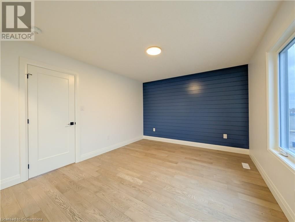08 - 235 KENNINGTON WAY Image 33