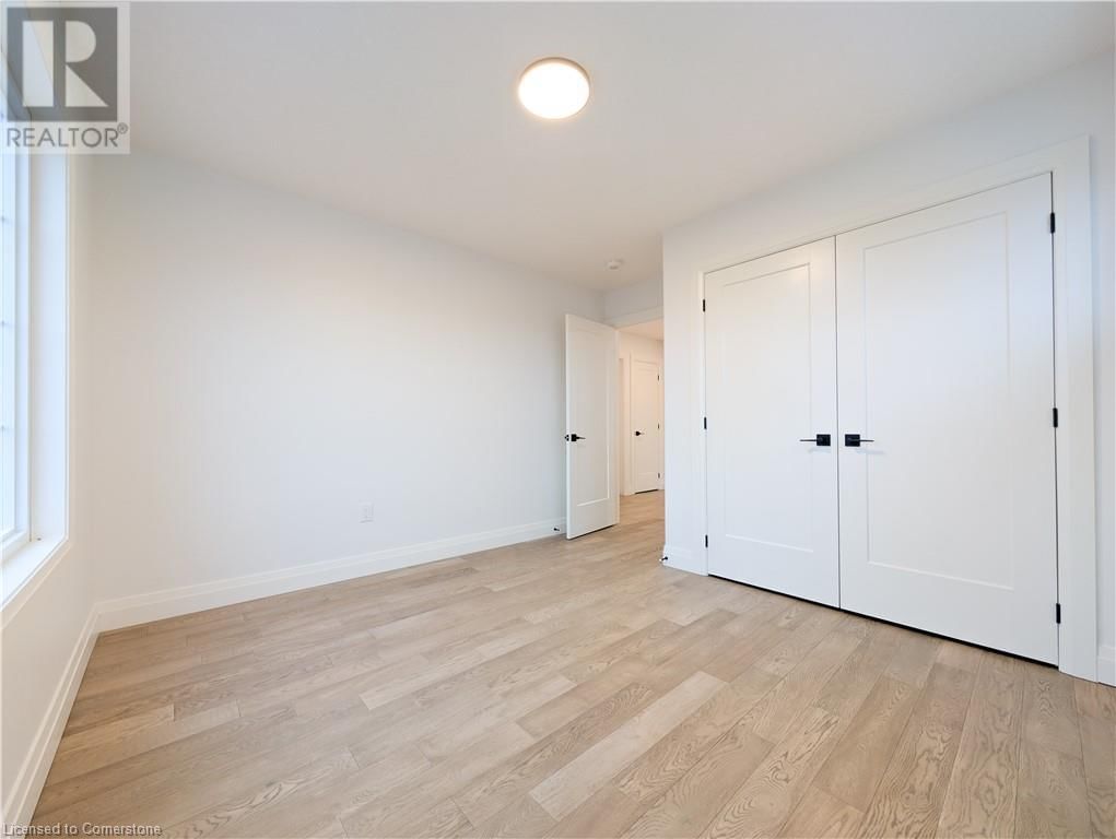 08 - 235 KENNINGTON WAY Image 40
