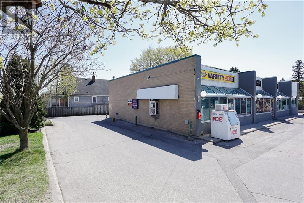 780 DUNDAS STREET Image 10