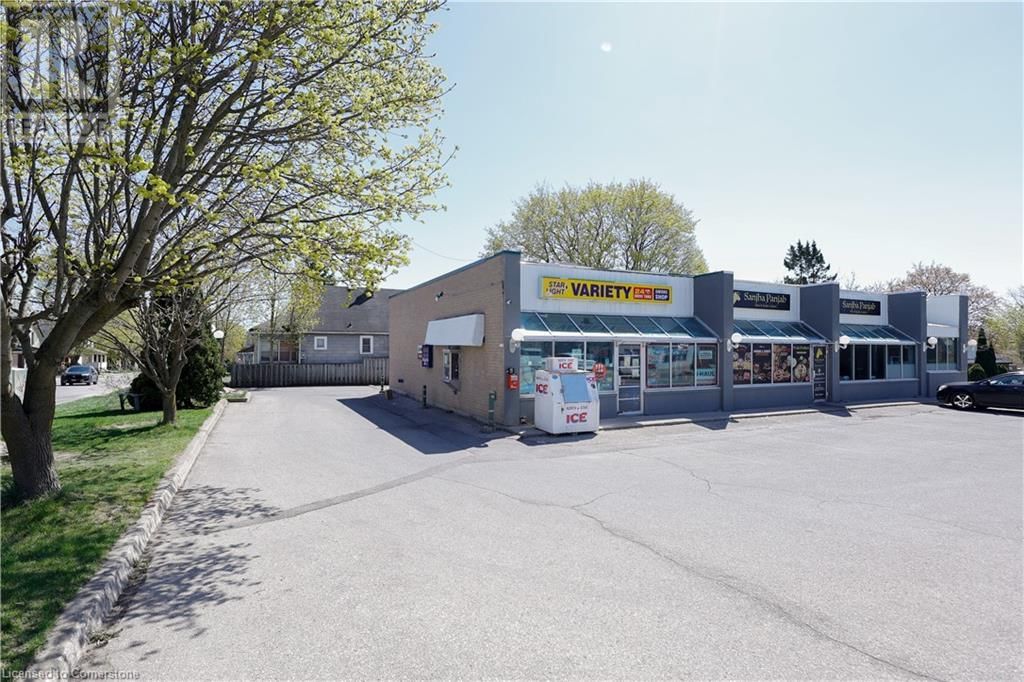 780 DUNDAS STREET Image 11