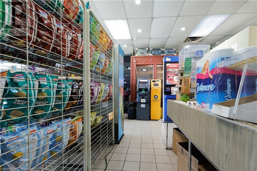 780 DUNDAS STREET Image 23