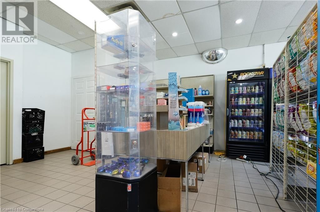 780 DUNDAS STREET Image 26