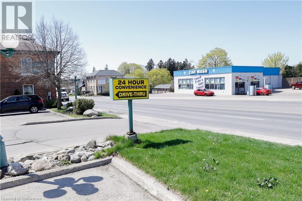 780 DUNDAS STREET Image 5