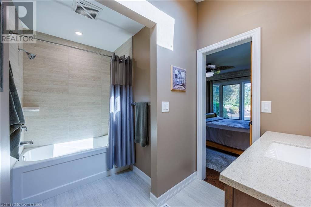 1285 COCKSHUTT ROAD Image 34