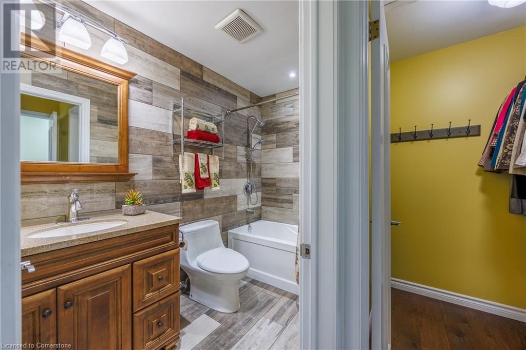 1285 COCKSHUTT ROAD Image 35