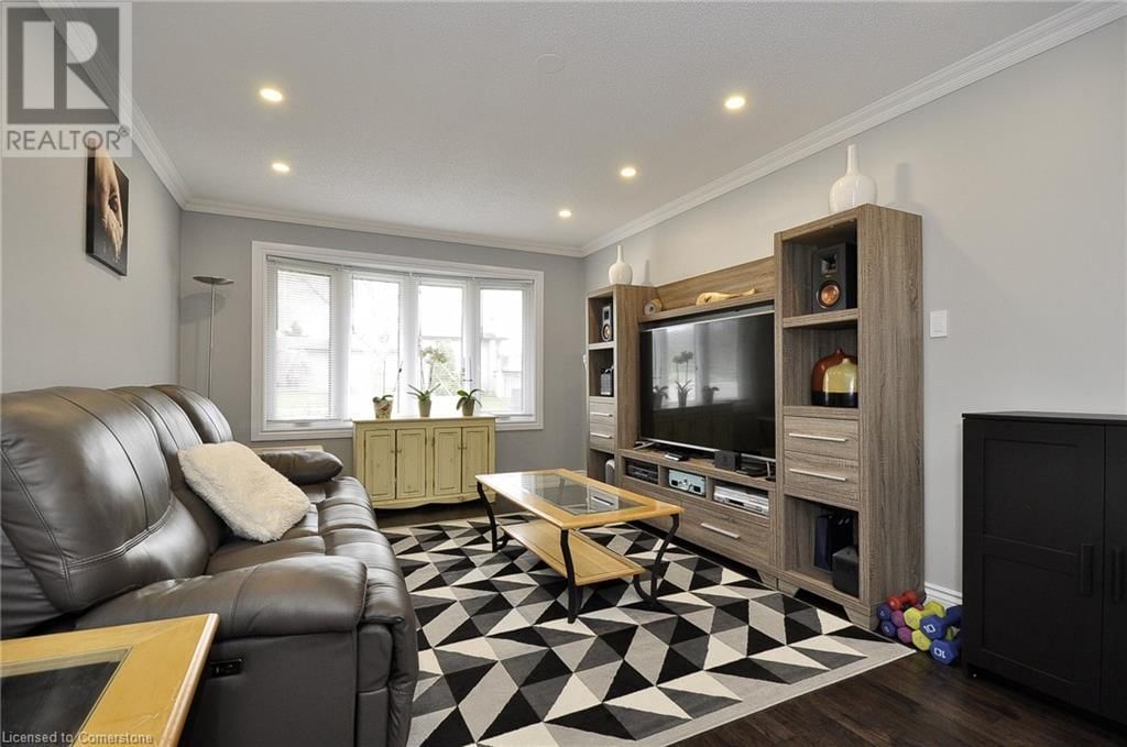 3 MAXWELL DRIVE Image 15