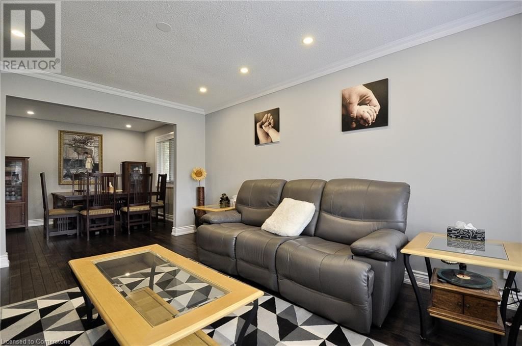 3 MAXWELL DRIVE Image 17