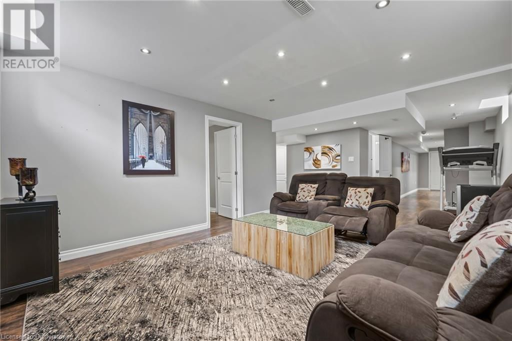 32 BABCOCK STREET Image 36